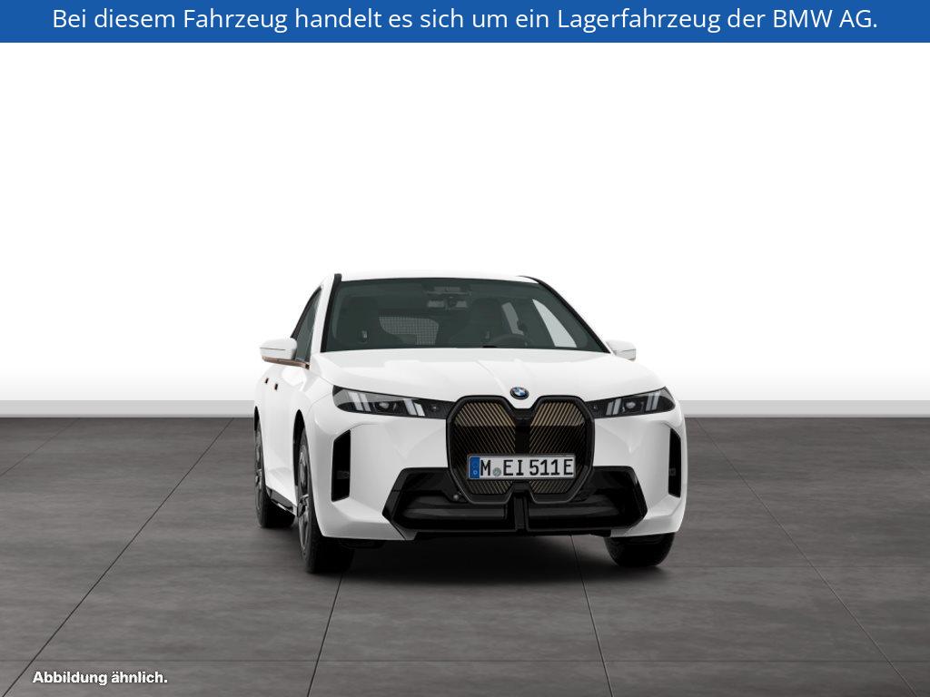 Fahrzeugabbildung BMW iX xDrive45