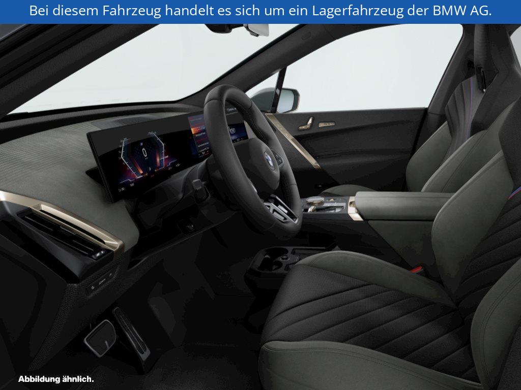 Fahrzeugabbildung BMW iX xDrive45