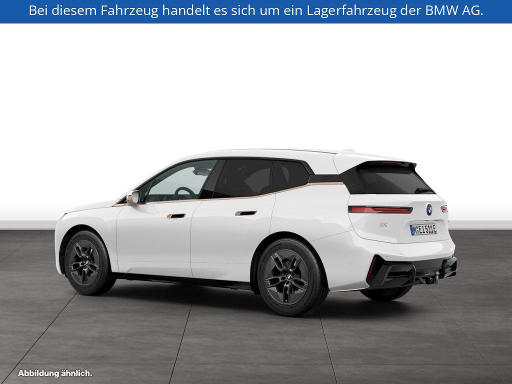 Fahrzeugabbildung BMW iX xDrive45