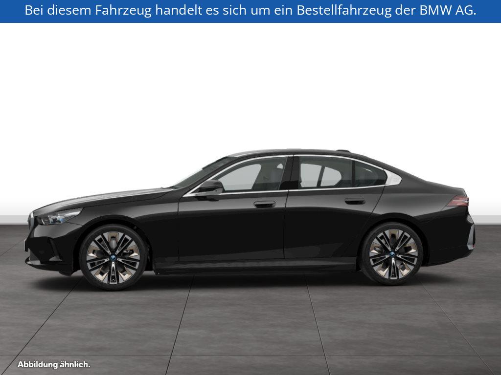 Fahrzeugabbildung BMW i5 eDrive40 Limousine