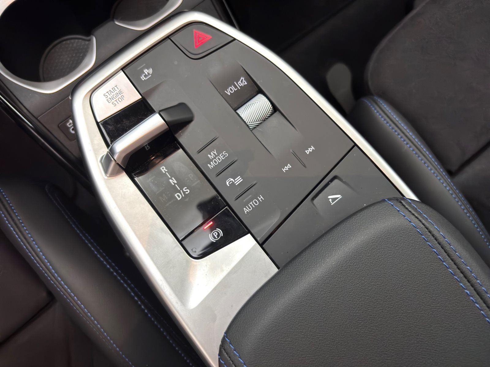 Fahrzeugabbildung BMW X1 sDrive20i [M Sport, AHK, ACC, RFK, SHZ, 18 LMR]