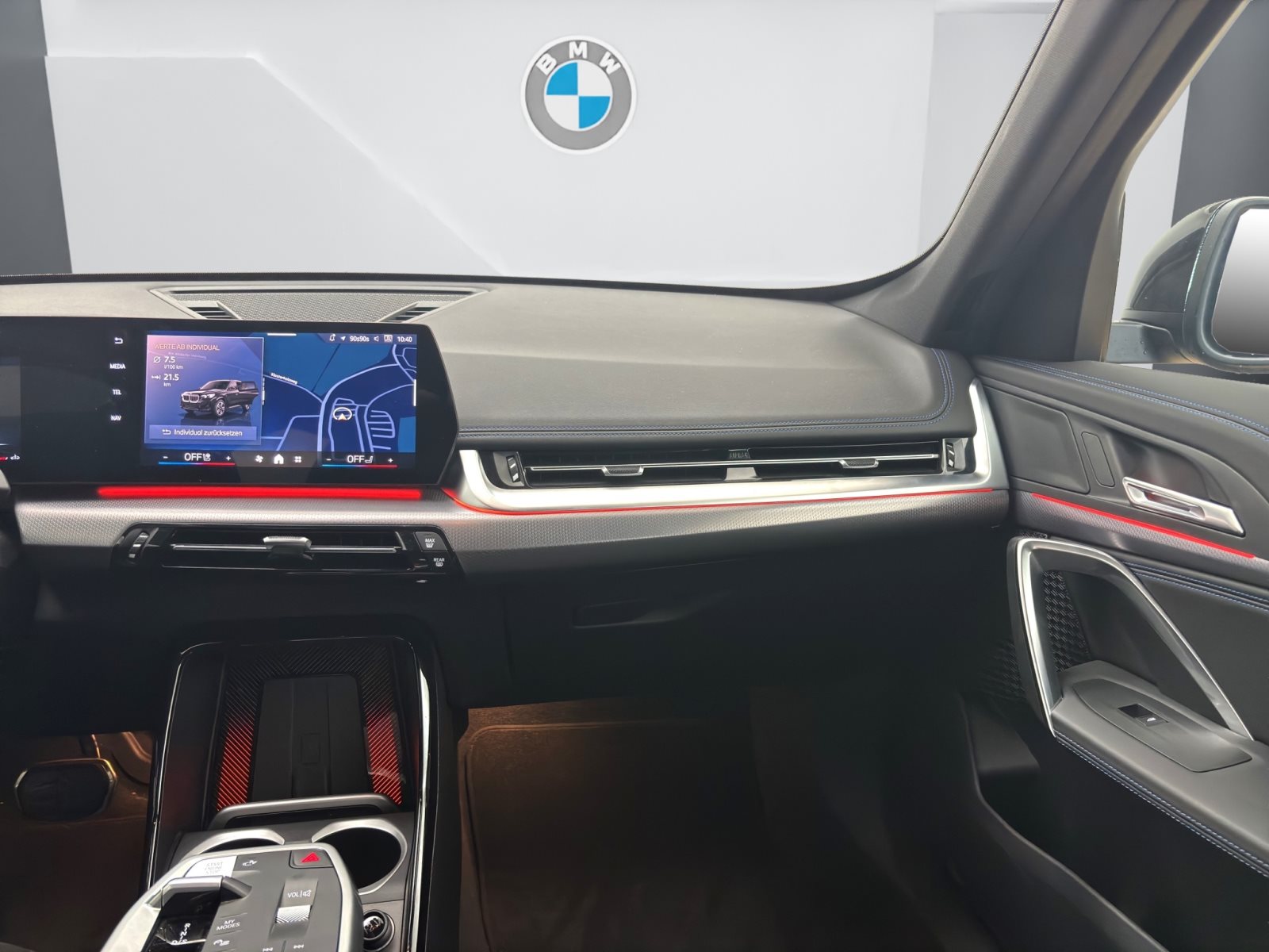 Fahrzeugabbildung BMW X1 sDrive20i [M Sport, AHK, ACC, RFK, SHZ, 18 LMR]