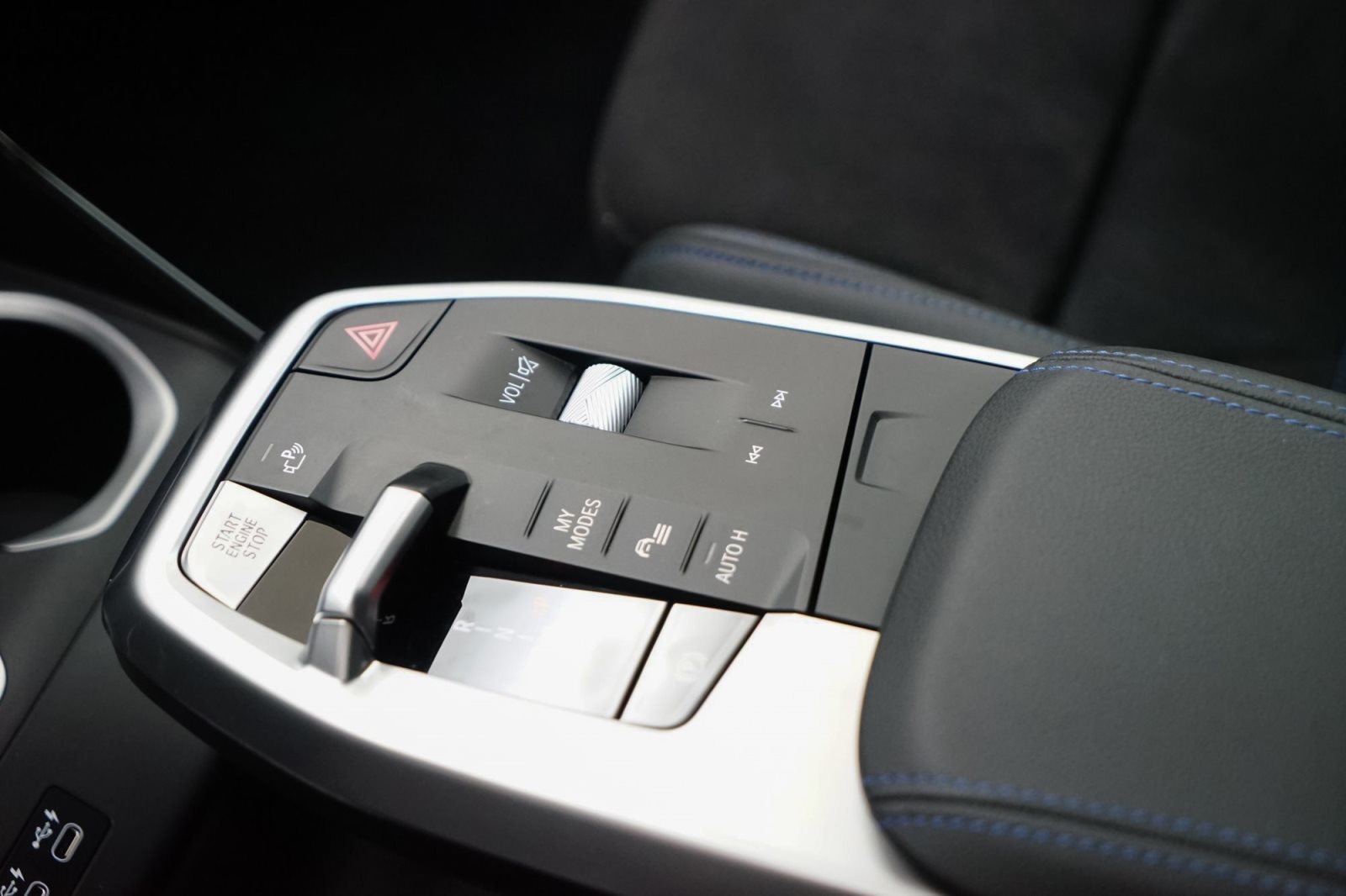 Fahrzeugabbildung BMW X1 xDrive23i [M Sport, Live Cockpit Plus, RFK]