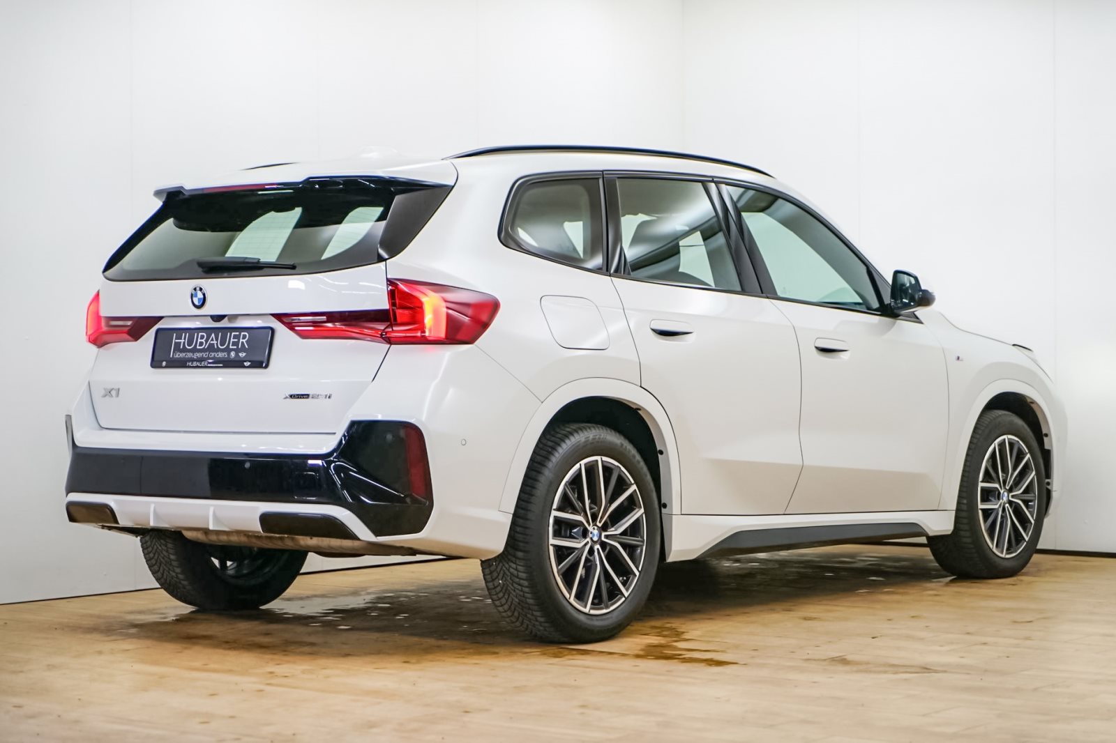 Fahrzeugabbildung BMW X1 xDrive23i [M Sport, Live Cockpit Plus, RFK]