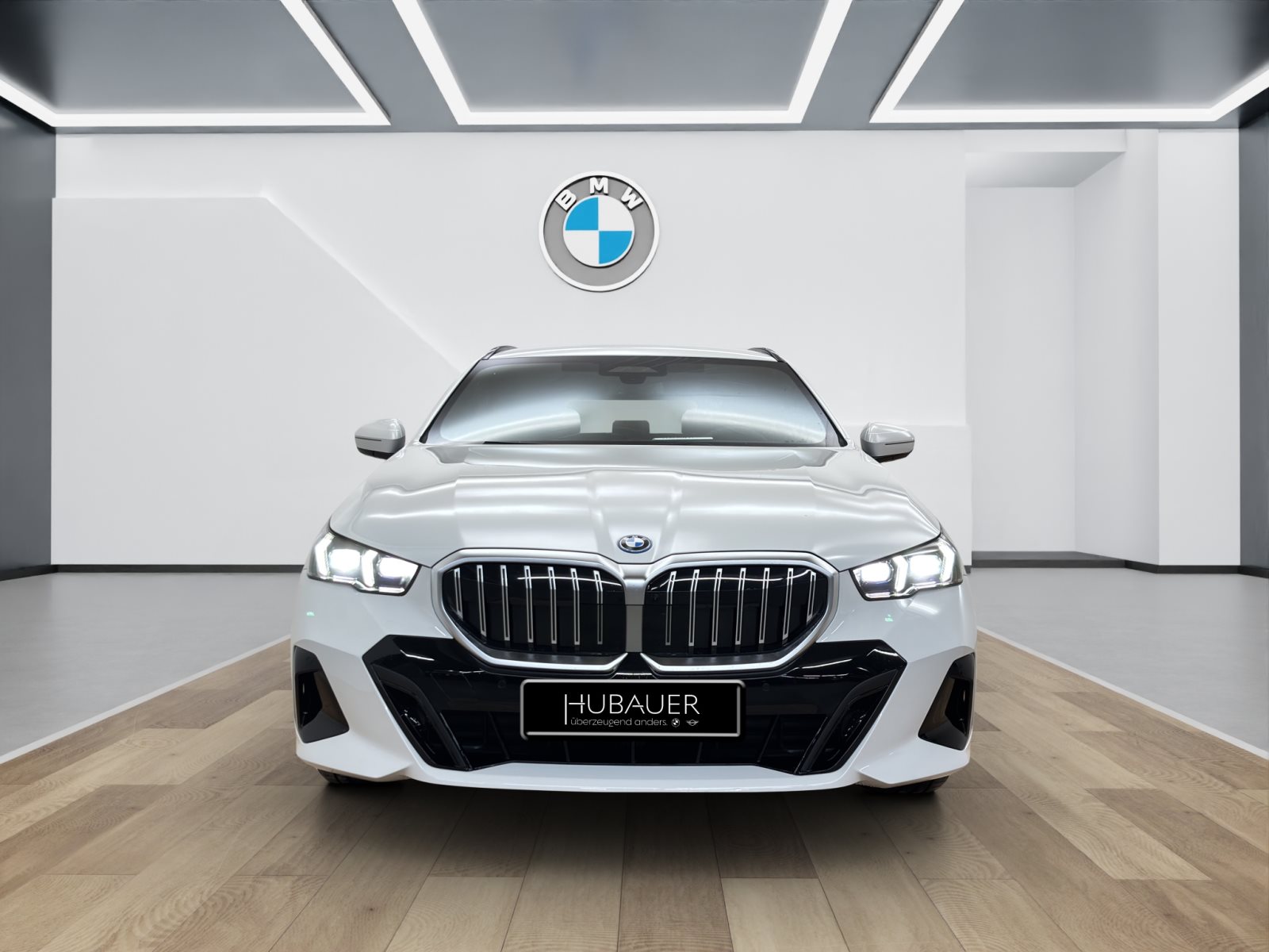 Fahrzeugabbildung BMW 530e Touring [M Sport, HUD, AHK, ACC, 19 LMR]