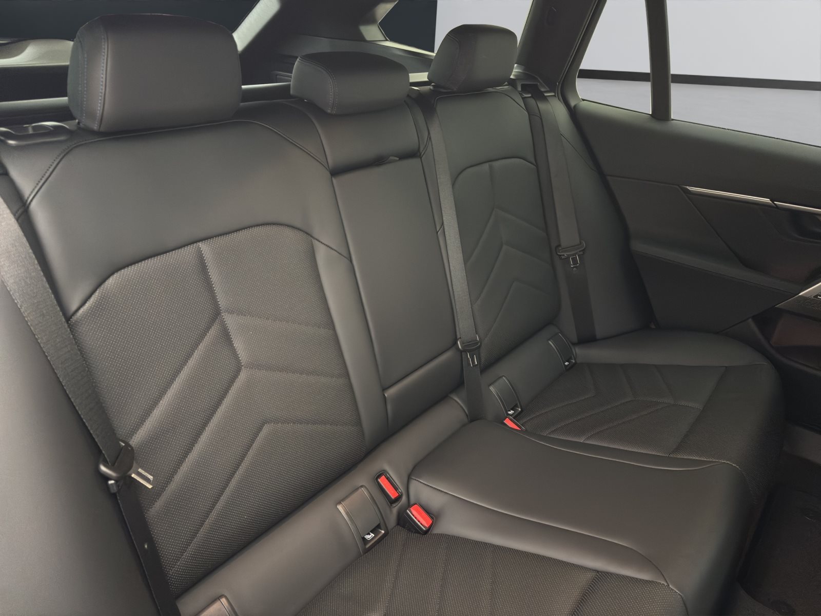 Fahrzeugabbildung BMW 530e Touring [M Sport, HUD, AHK, ACC, 19 LMR]