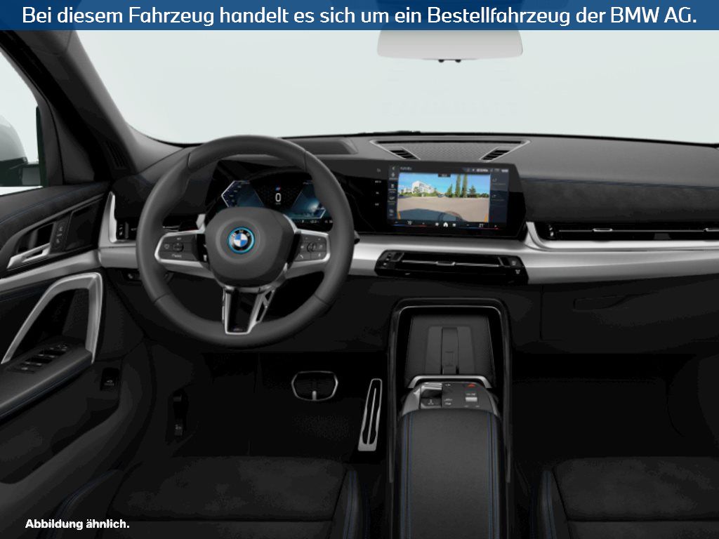 Fahrzeugabbildung BMW iX2 xDrive30