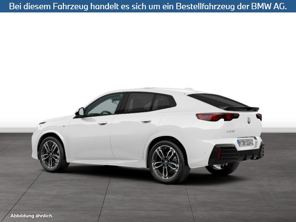 Fahrzeugabbildung BMW iX2 xDrive30
