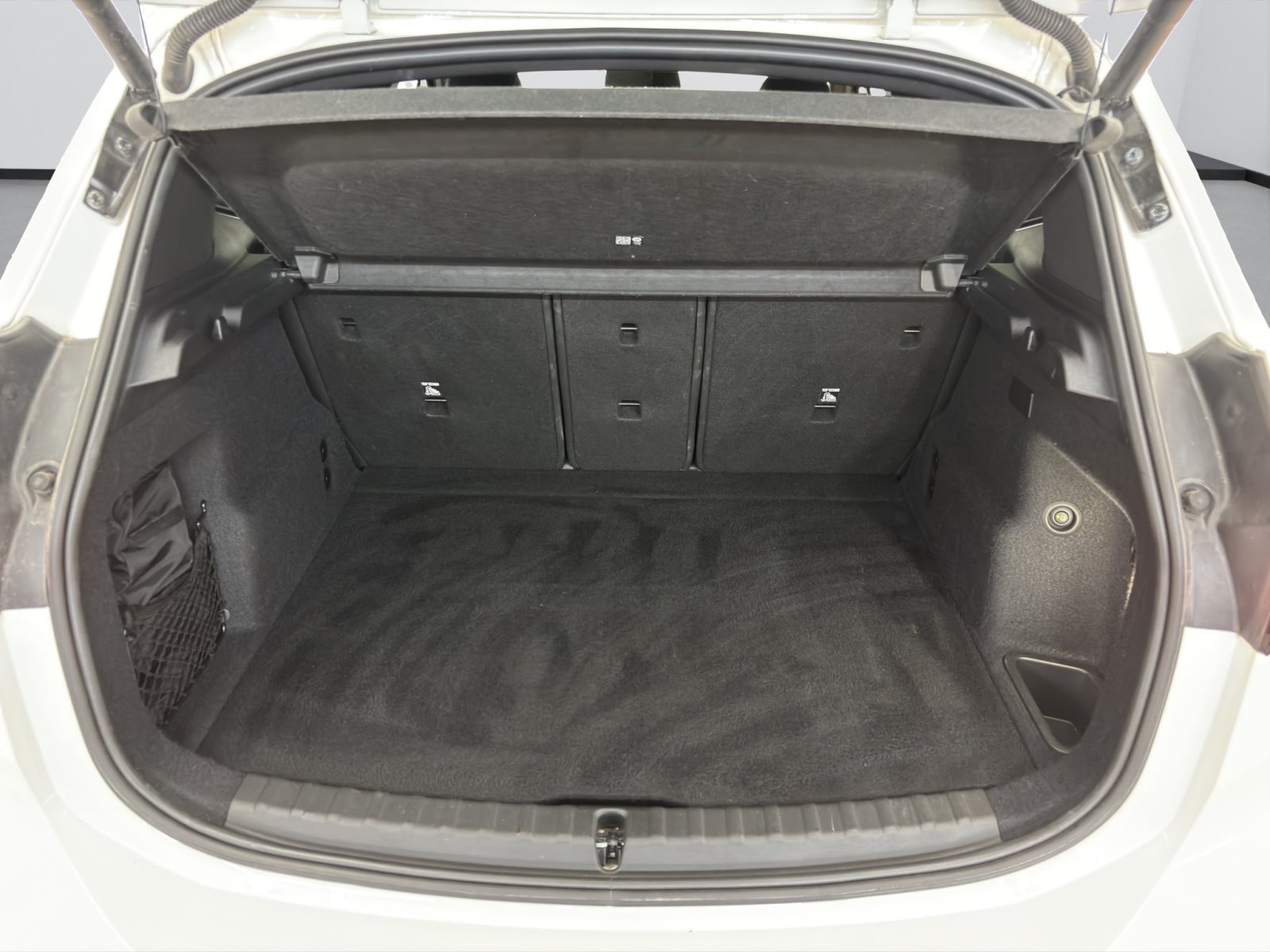 Fahrzeugabbildung BMW 230e xDrive Active Tourer [M Sport, ACC, AHK]