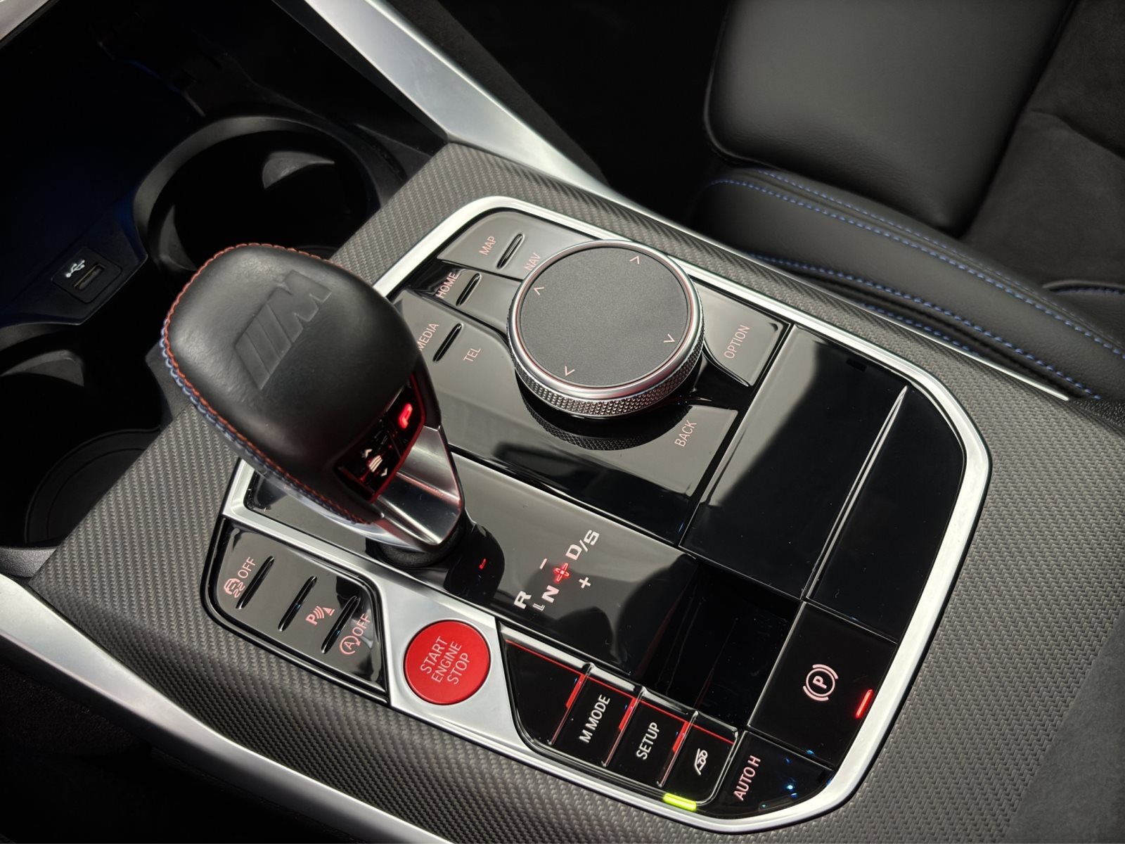 Fahrzeugabbildung BMW M2 Coupé [LC Plus, LED, RFK, HiFi, SHZ, Carbon]