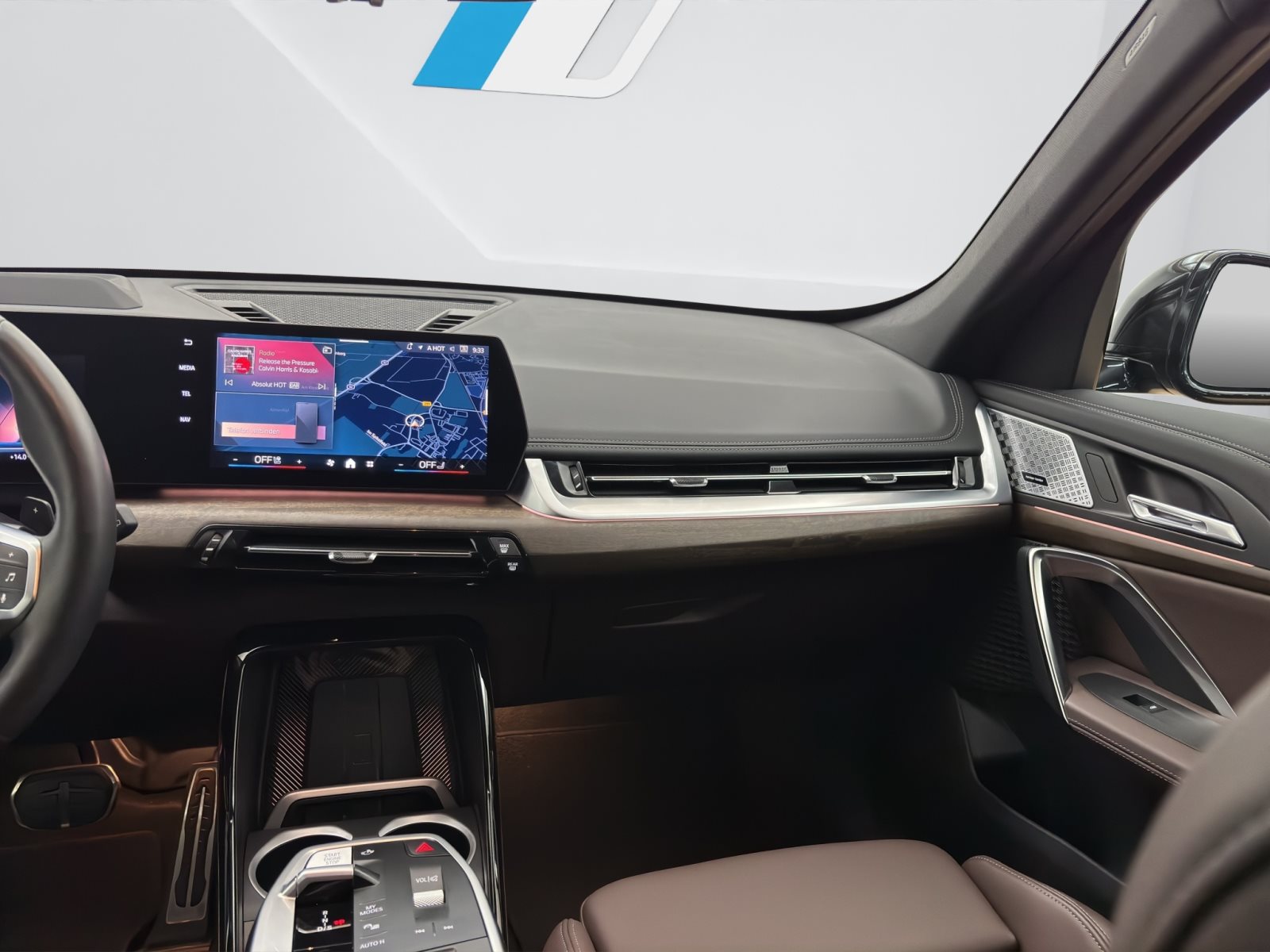 Fahrzeugabbildung BMW X1 xDrive30e [M Sport, HUD, AHK, ACC, GSD, h&k Sound]
