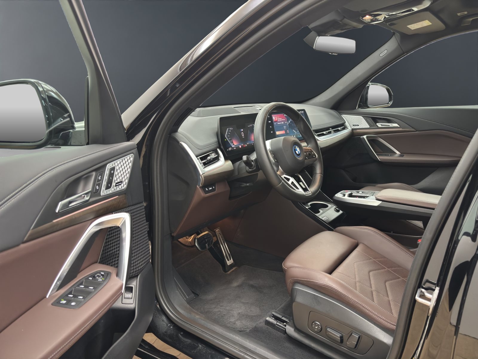 Fahrzeugabbildung BMW X1 xDrive30e [M Sport, HUD, AHK, ACC, GSD, h&k Sound]