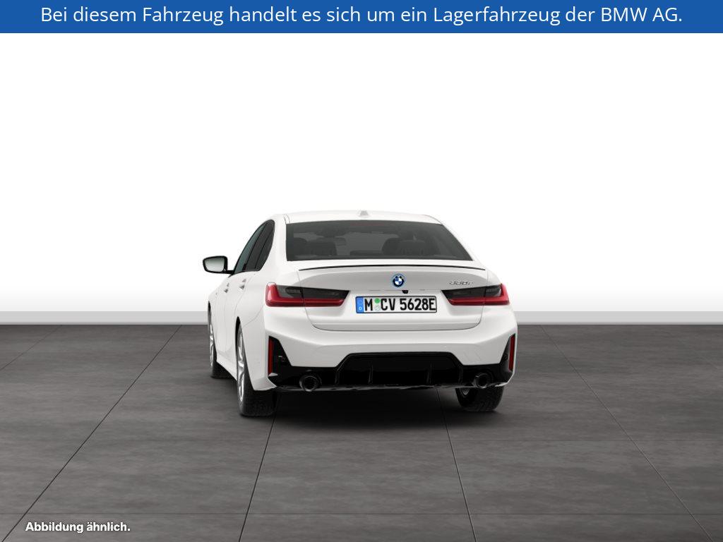 Fahrzeugabbildung BMW 330e Limousine