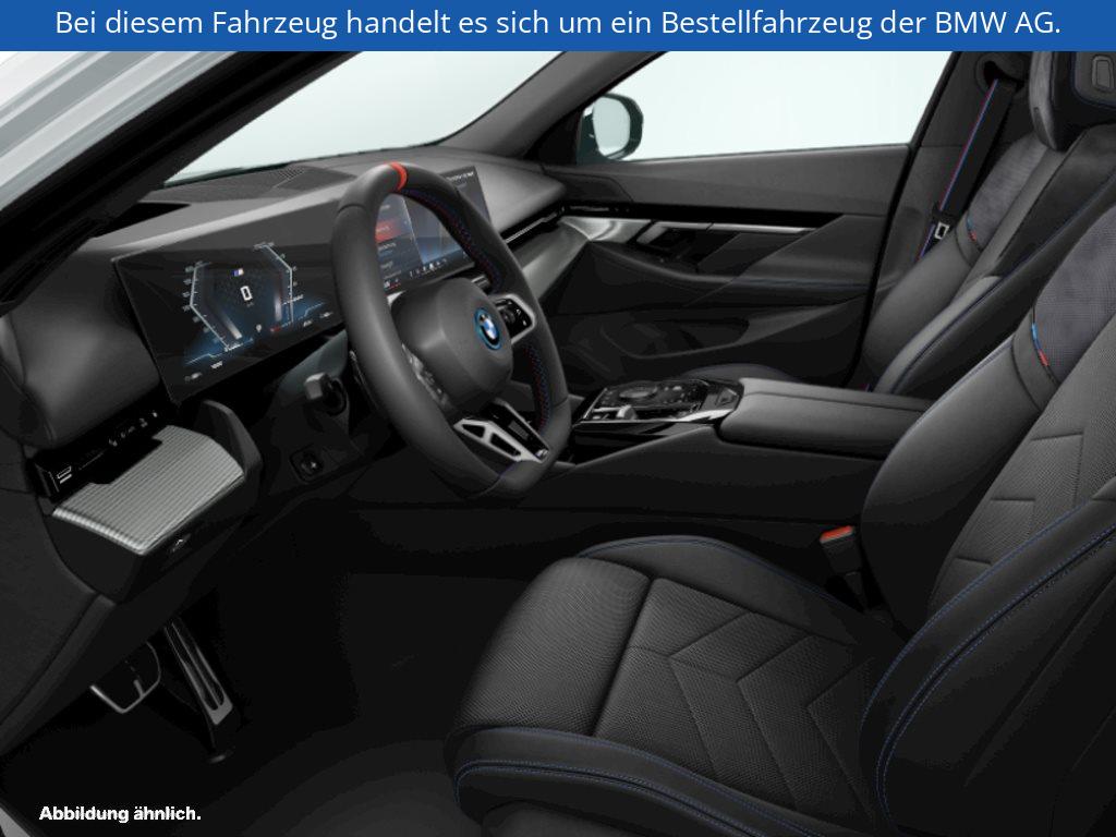 Fahrzeugabbildung BMW i5 M60 xDrive Touring