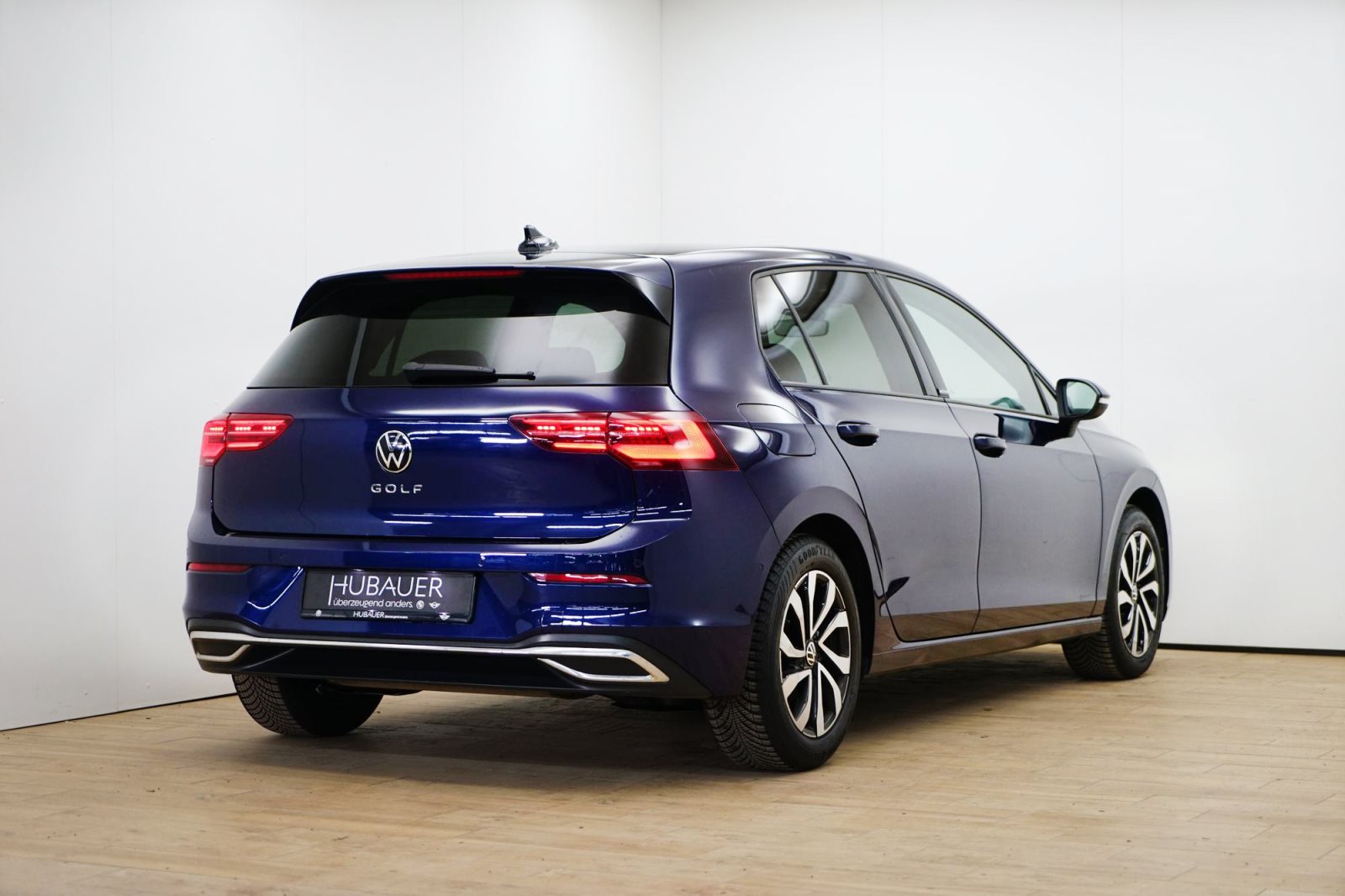 Fahrzeugabbildung Volkswagen Golf 8 2.0 TDI [Active, Navi, AHK, RFK, Pano]