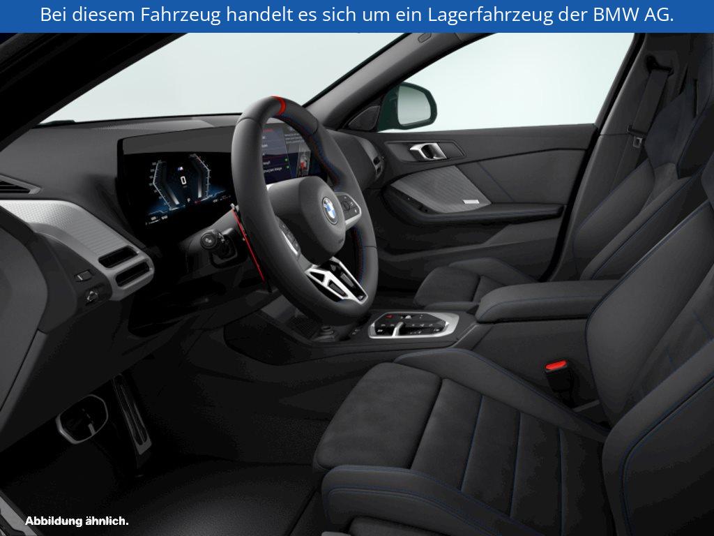 Fahrzeugabbildung BMW M135 xDrive