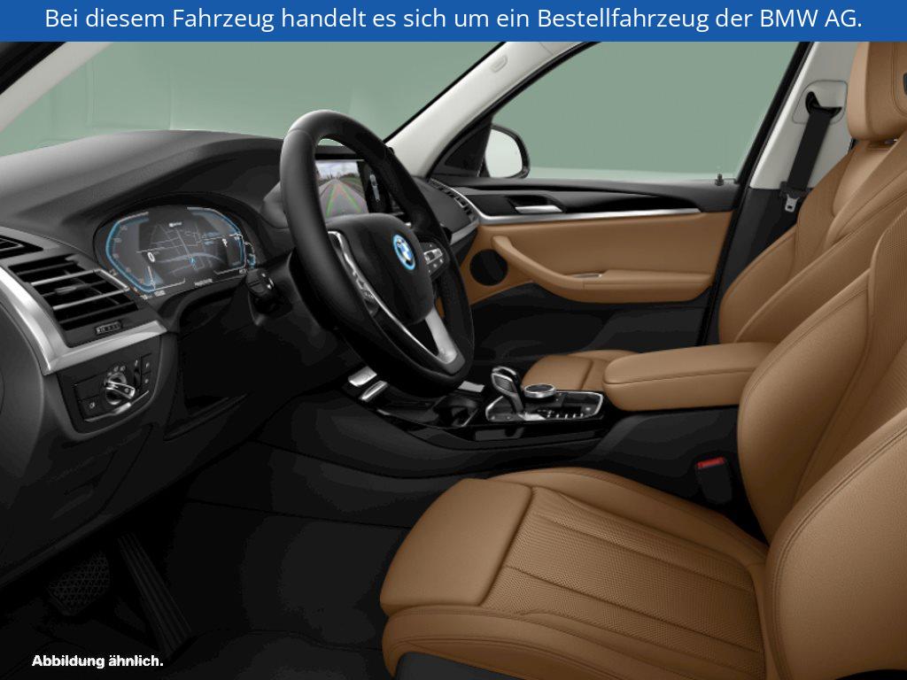 Fahrzeugabbildung BMW X3 xDrive30e