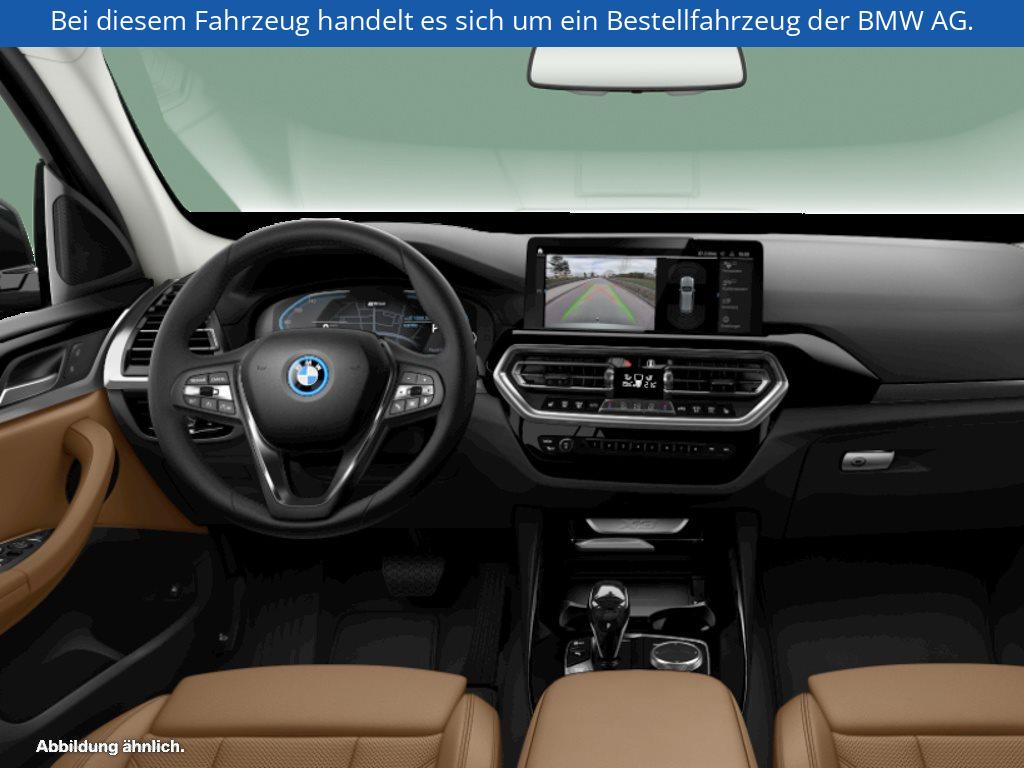 Fahrzeugabbildung BMW X3 xDrive30e