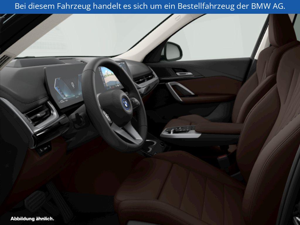 Fahrzeugabbildung BMW X1 xDrive25e