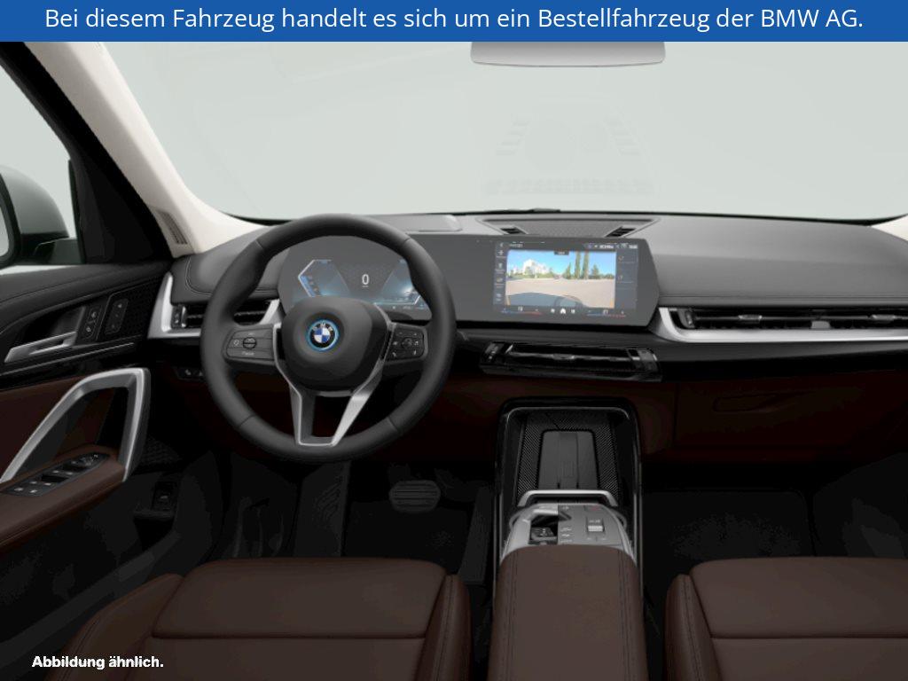 Fahrzeugabbildung BMW X1 xDrive25e