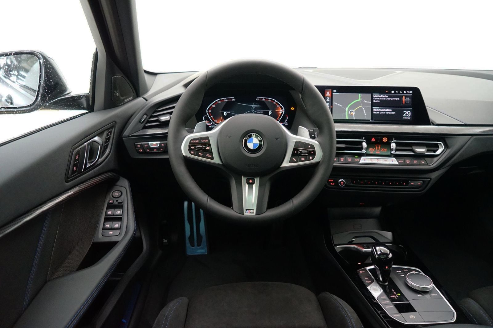 Fahrzeugabbildung BMW 120i 5-Türer DKG [Frozen Lack, VOLLAUSSTATTUNG!]