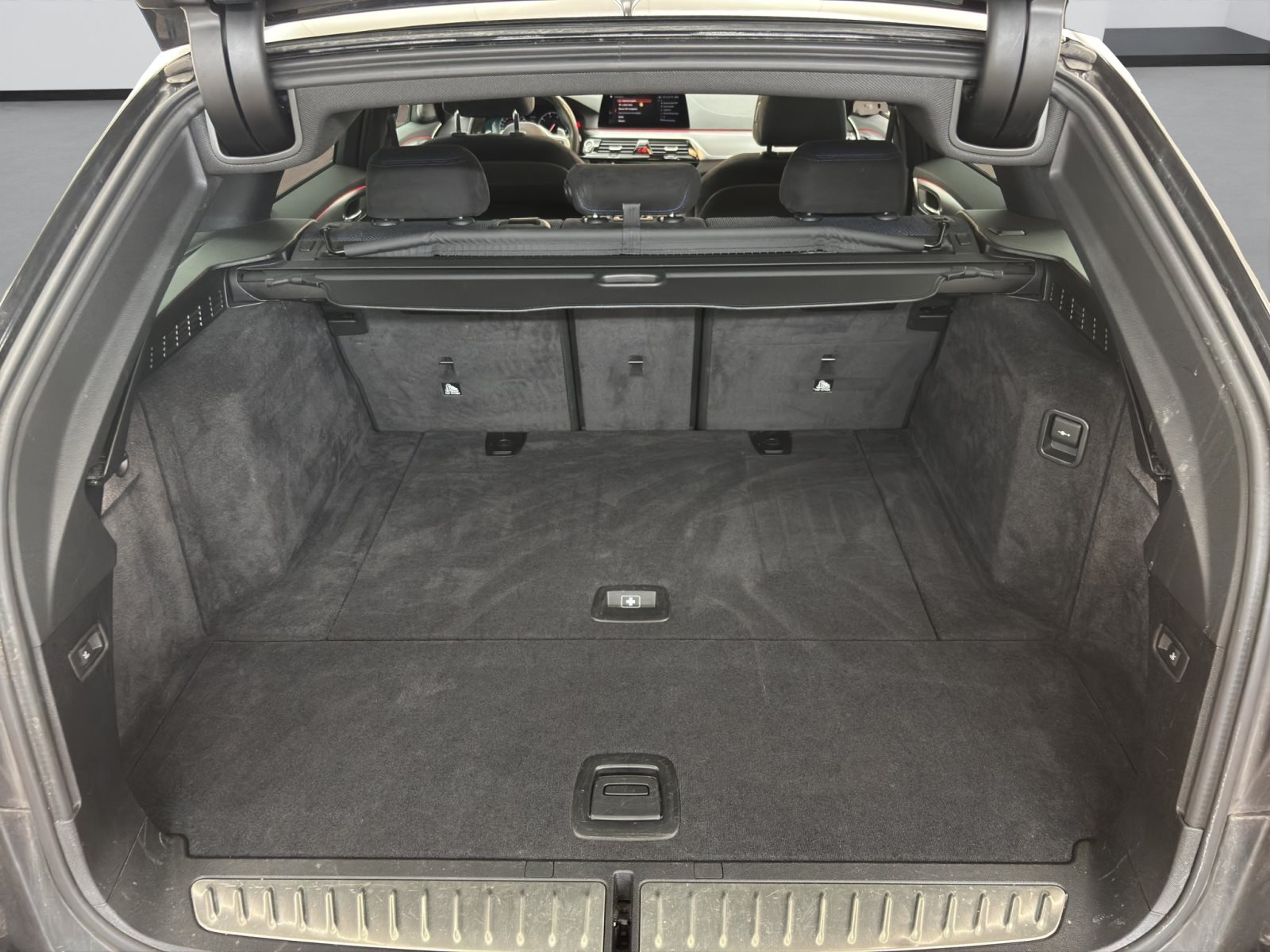 Fahrzeugabbildung BMW 530d xDrive Touring [M Sport, Navi Prof., Pano]