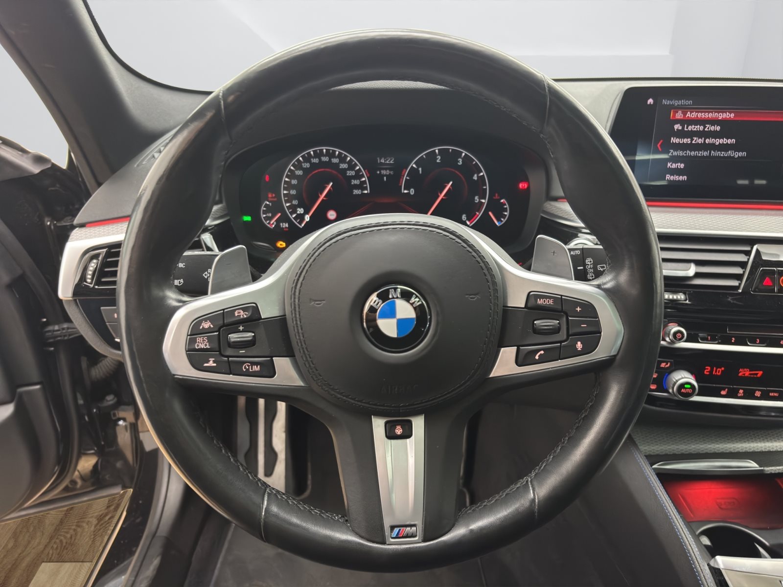 Fahrzeugabbildung BMW 530d xDrive Touring [M Sport, Navi Prof., Pano]