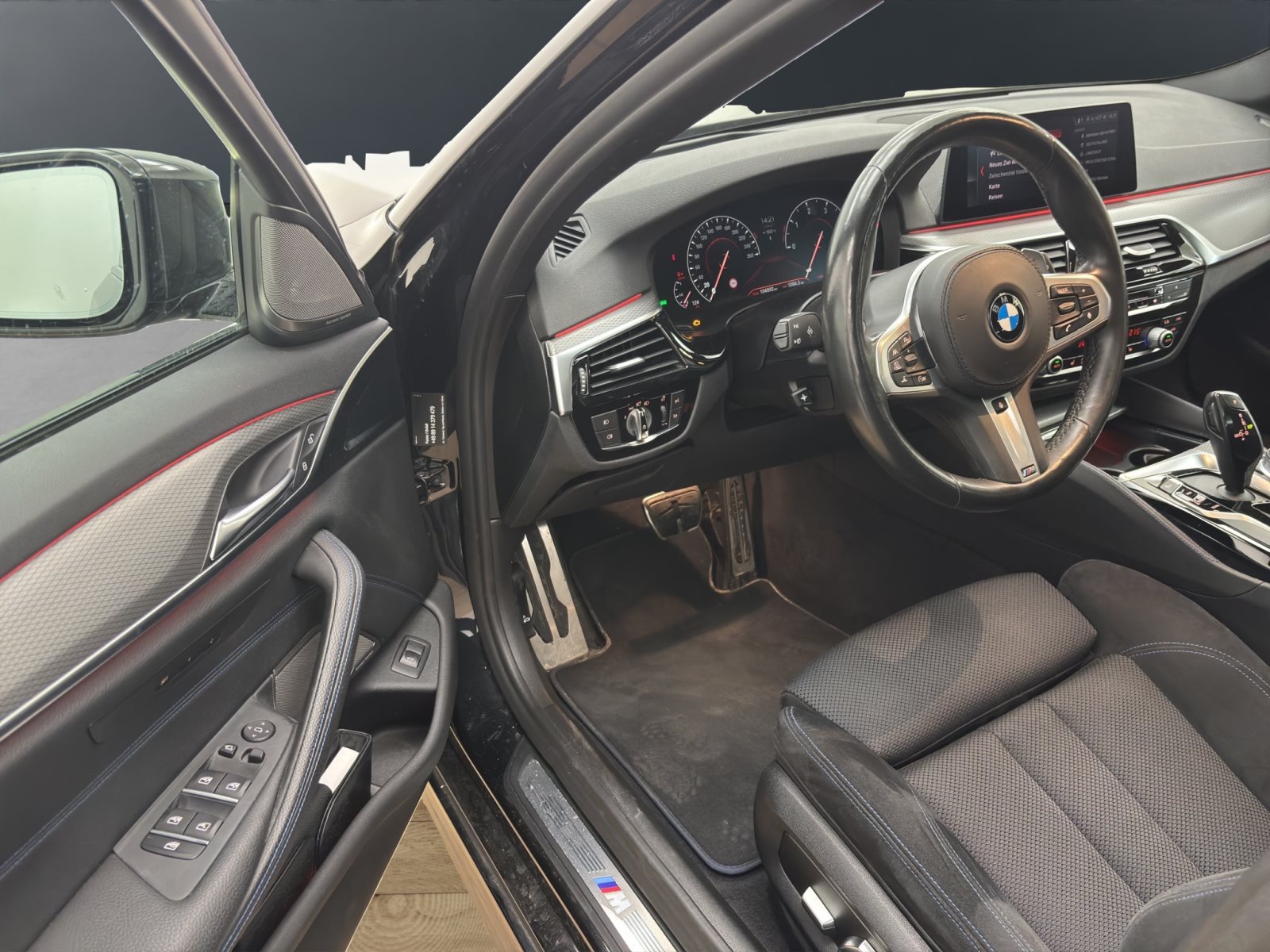 Fahrzeugabbildung BMW 530d xDrive Touring [M Sport, Navi Prof., Pano]