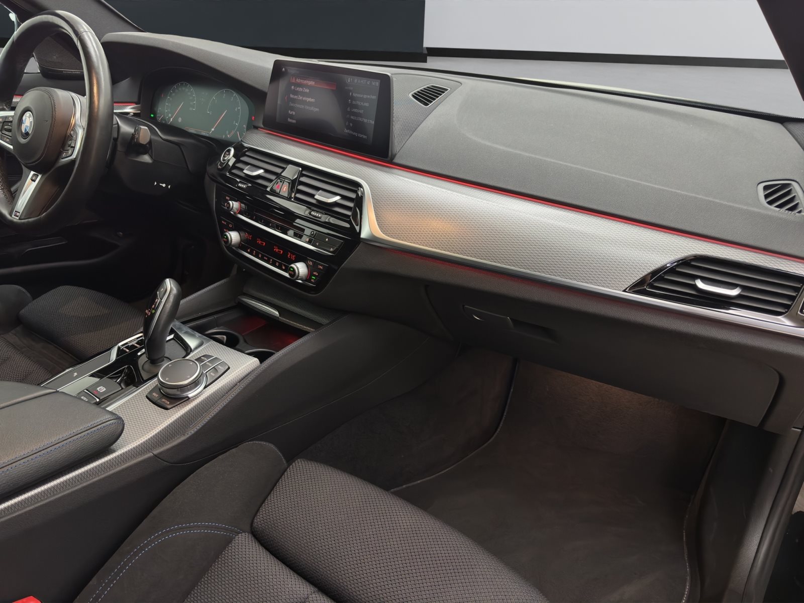 Fahrzeugabbildung BMW 530d xDrive Touring [M Sport, Navi Prof., Pano]