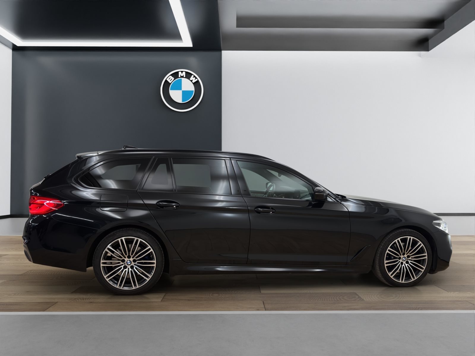 Fahrzeugabbildung BMW 530d xDrive Touring [M Sport, Navi Prof., Pano]