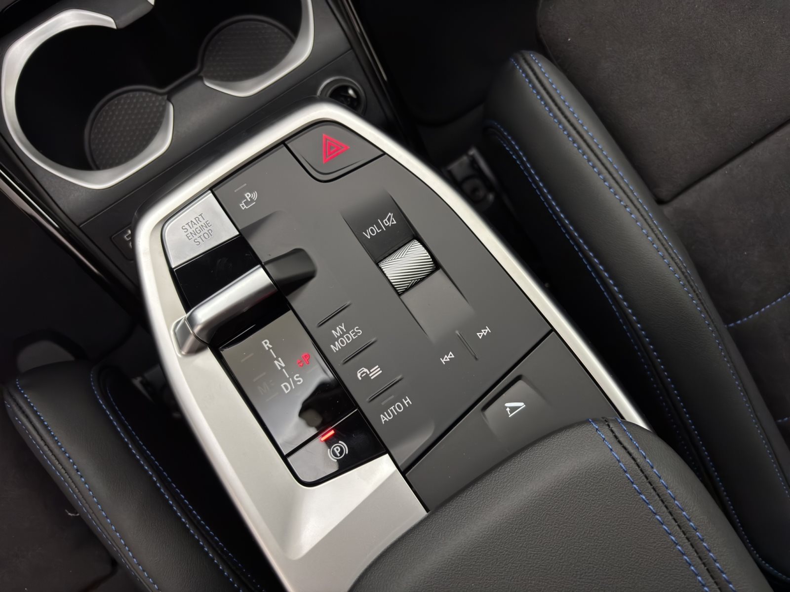 Fahrzeugabbildung BMW X1 sDrive20i [M Sport, AHK, ACC, RFK, 18 LMR]