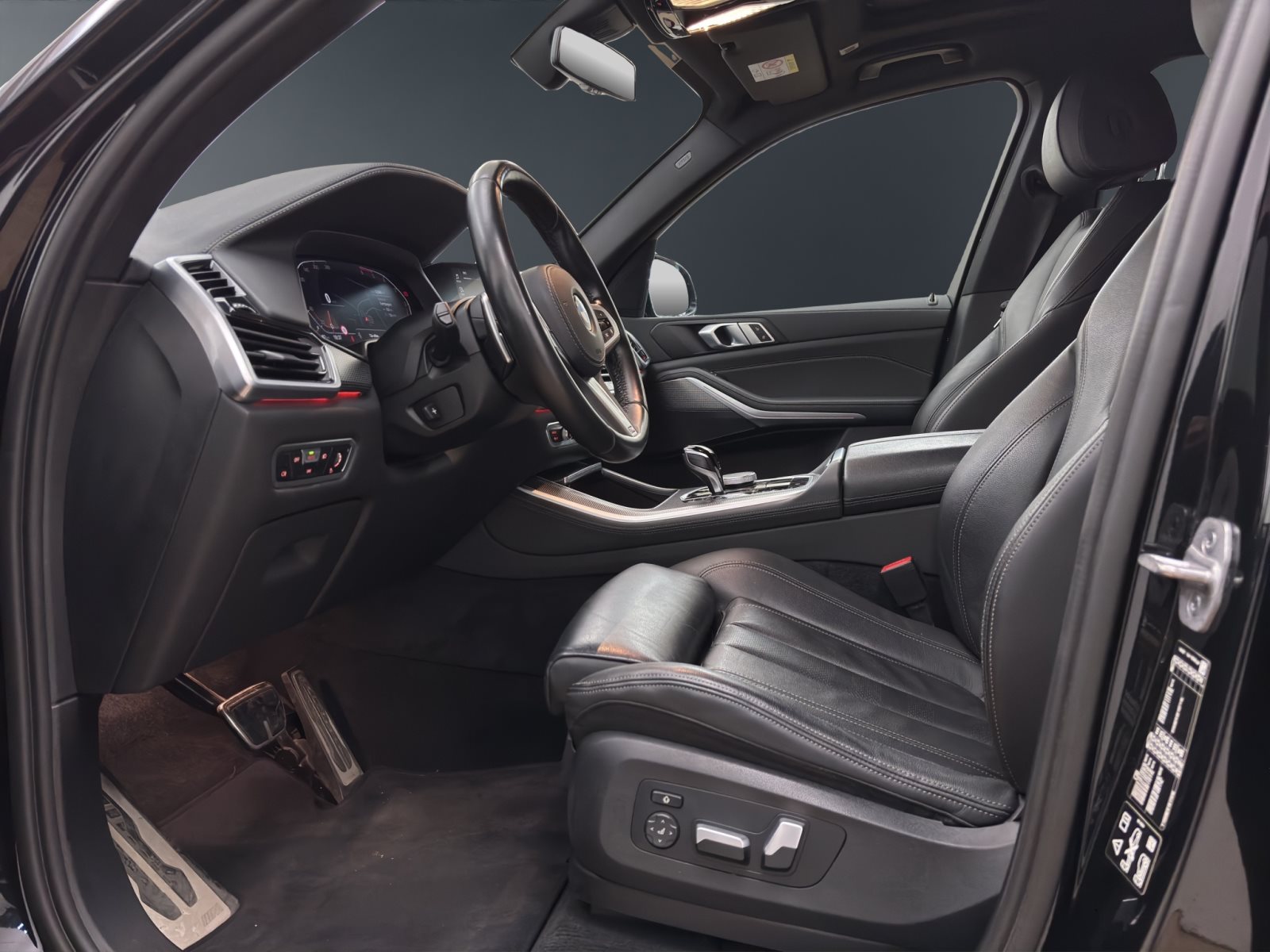 Fahrzeugabbildung BMW X5 xDrive30d [M Sport, HUD, AHK, ACC, GSD, 21 LMR]