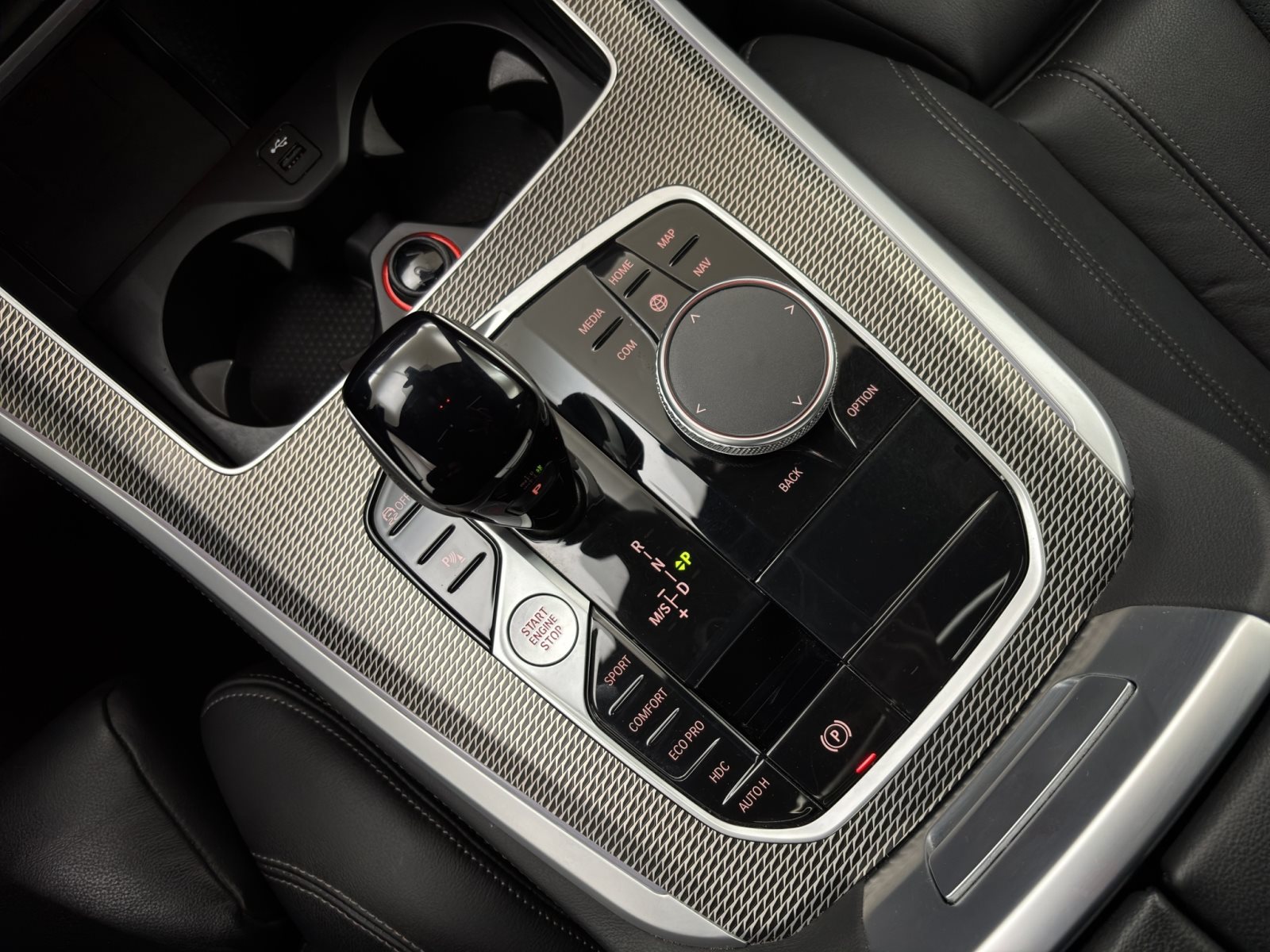 Fahrzeugabbildung BMW X5 xDrive30d [M Sport, HUD, AHK, ACC, GSD, 21 LMR]