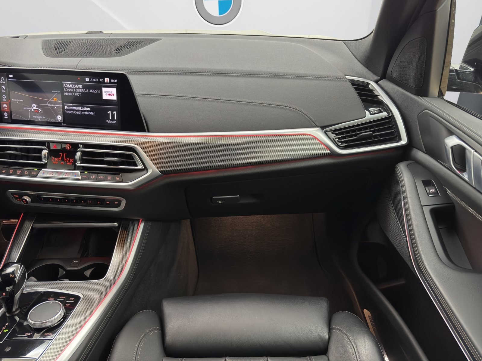 Fahrzeugabbildung BMW X5 xDrive30d [M Sport, HUD, AHK, ACC, GSD, 21 LMR]