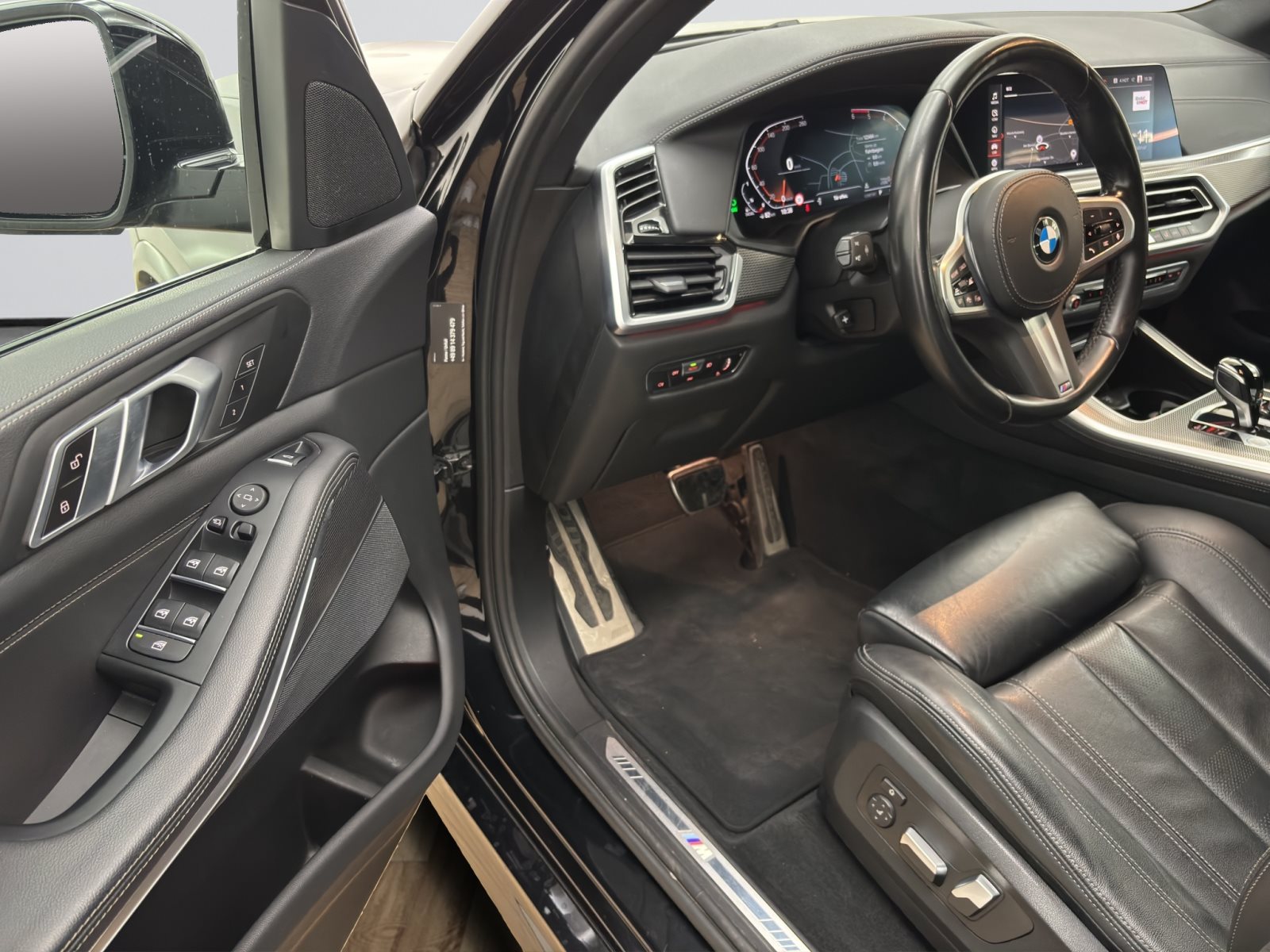 Fahrzeugabbildung BMW X5 xDrive30d [M Sport, HUD, AHK, ACC, GSD, 21 LMR]