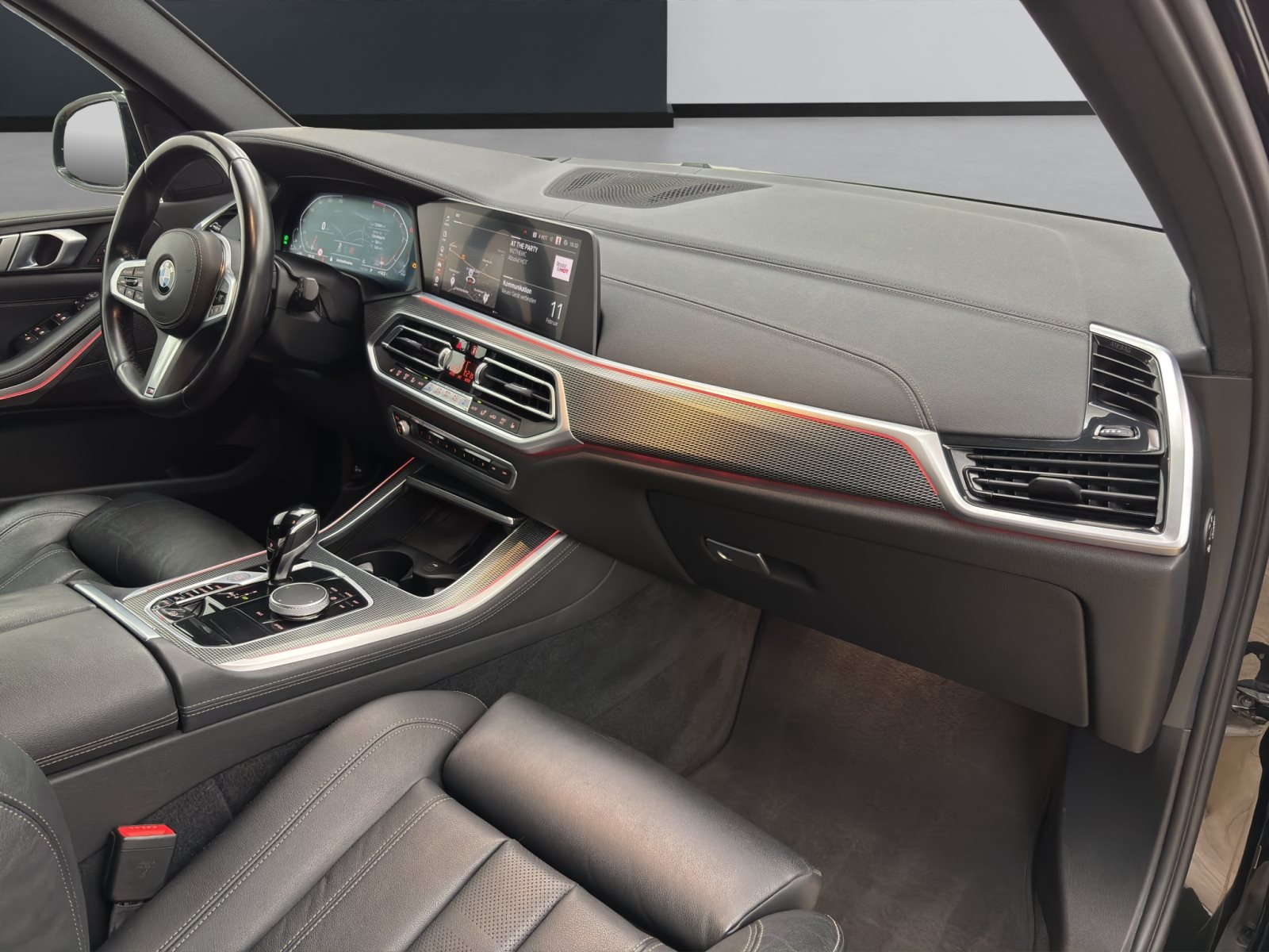 Fahrzeugabbildung BMW X5 xDrive30d [M Sport, HUD, AHK, ACC, GSD, 21 LMR]