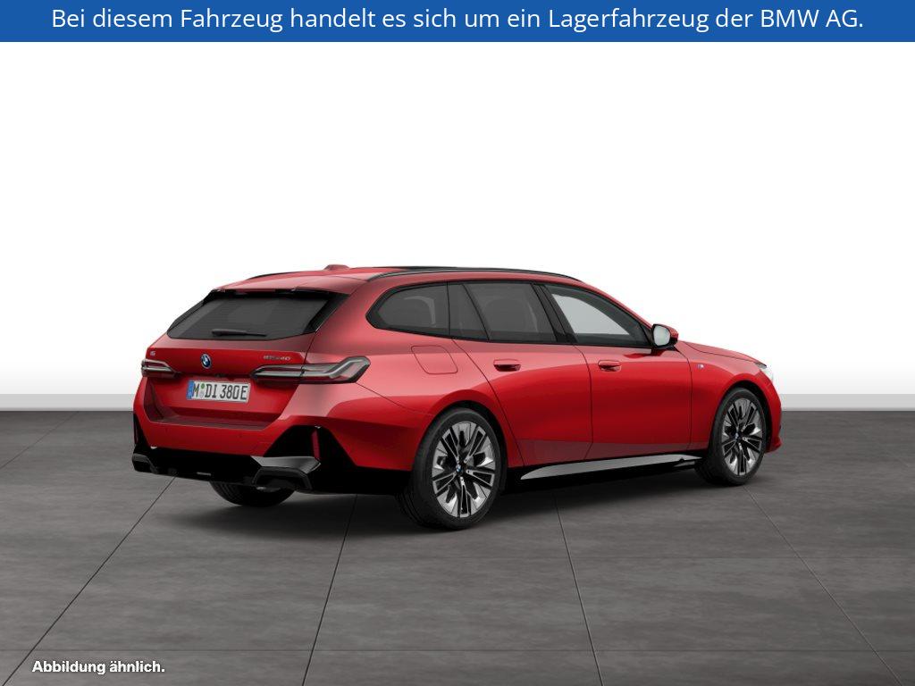 Fahrzeugabbildung BMW i5 xDrive40 Touring