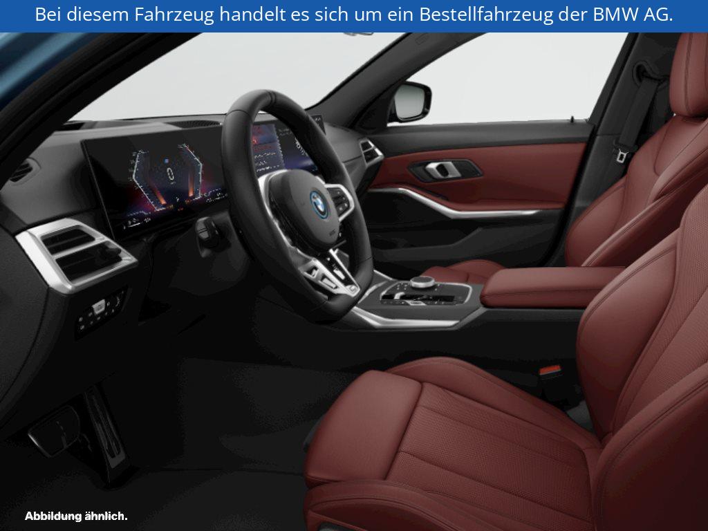 Fahrzeugabbildung BMW 330e Touring