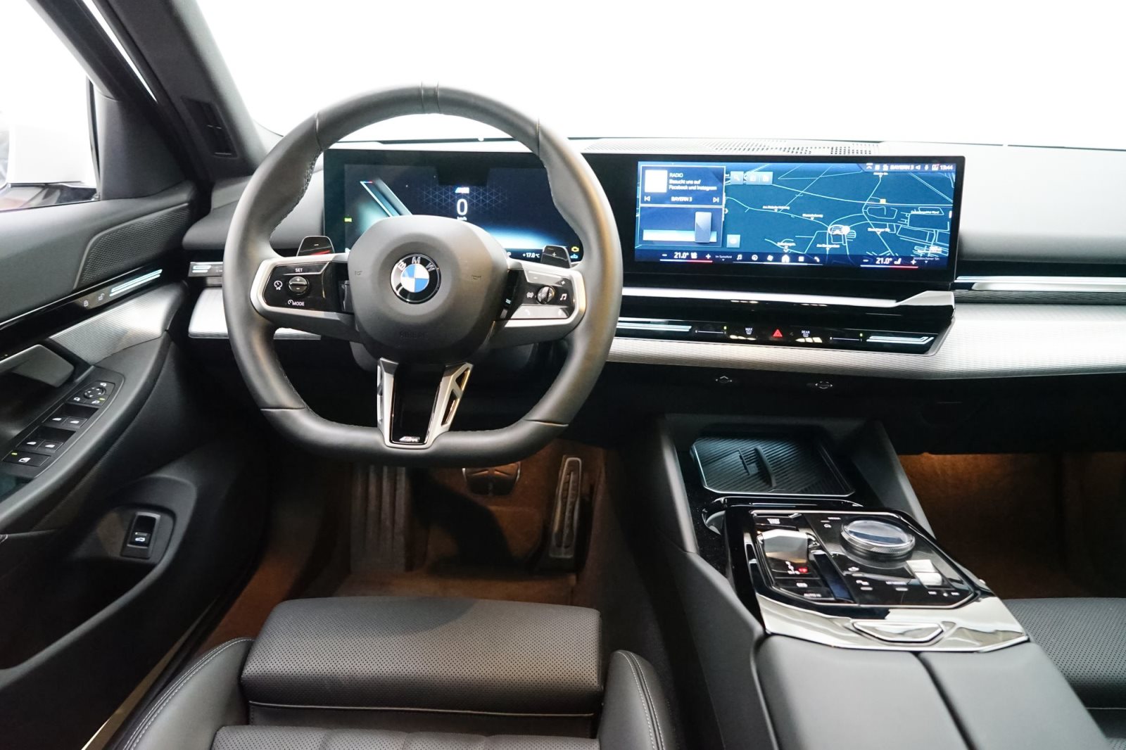 Fahrzeugabbildung BMW 520d Limousine [M Sport, AHK, ACC, RFK, LRH]