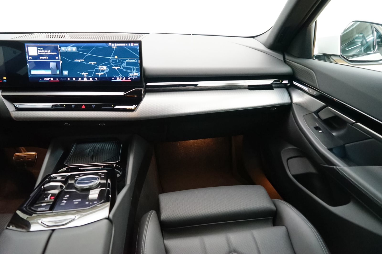Fahrzeugabbildung BMW 520d Limousine [M Sport, AHK, ACC, RFK, LRH]
