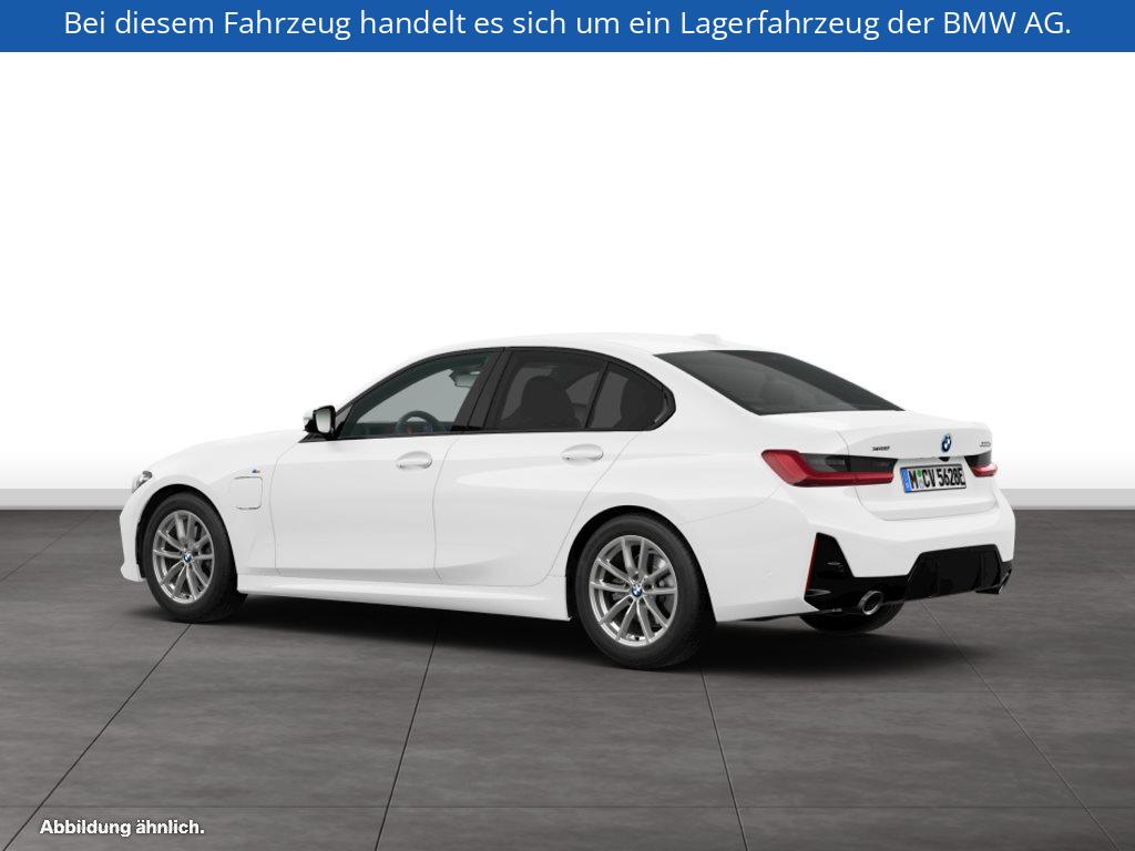 Fahrzeugabbildung BMW 330e xDrive Limousine