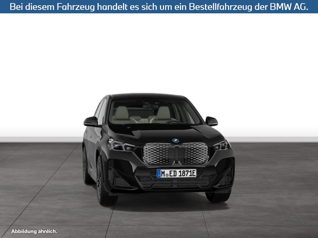 Fahrzeugabbildung BMW iX1 xDrive30