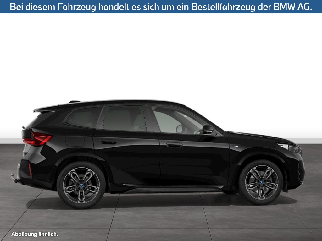 Fahrzeugabbildung BMW iX1 xDrive30