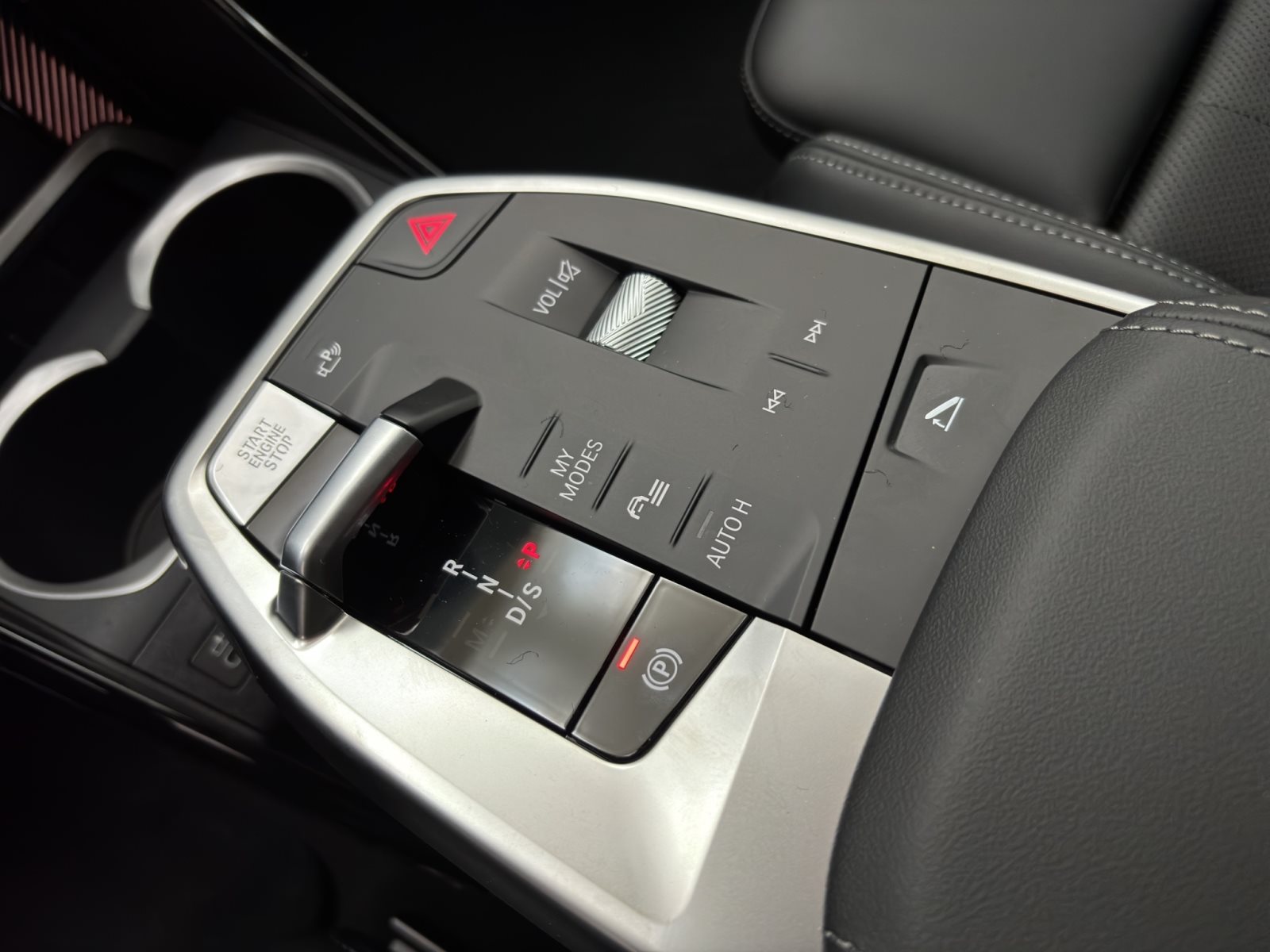 Fahrzeugabbildung BMW X1 xDrive23i [M Sport, HUD, AHK, ACC, RFK, 19 LMR]