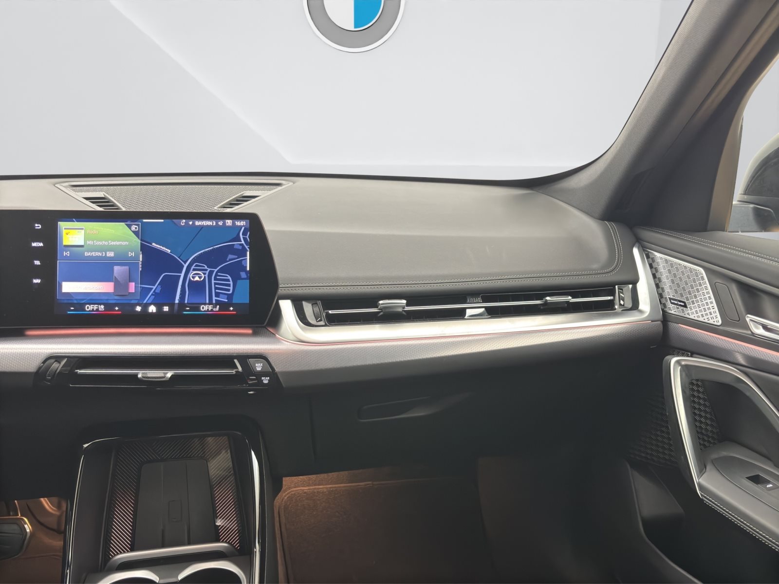Fahrzeugabbildung BMW X1 xDrive20d [M Sport, AHK, ACC, RFK, Sitze elektr.]