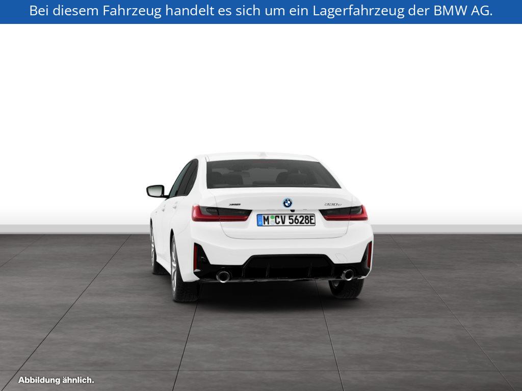 Fahrzeugabbildung BMW 330e xDrive Limousine