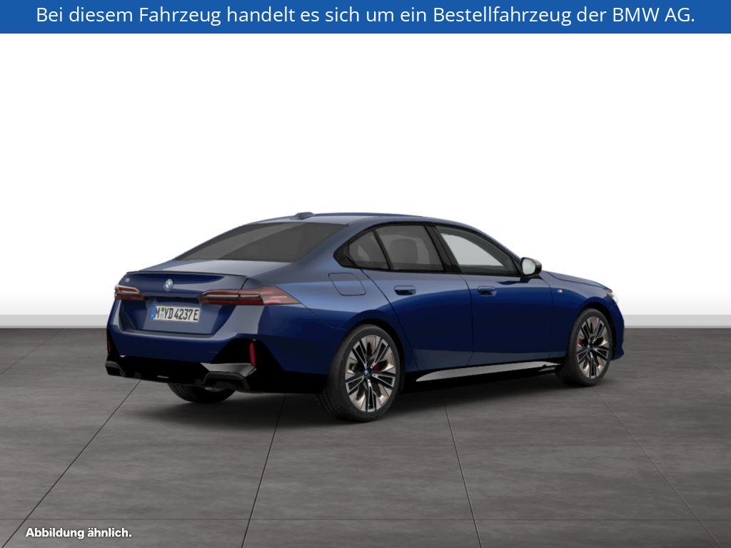 Fahrzeugabbildung BMW i5 eDrive40 Limousine