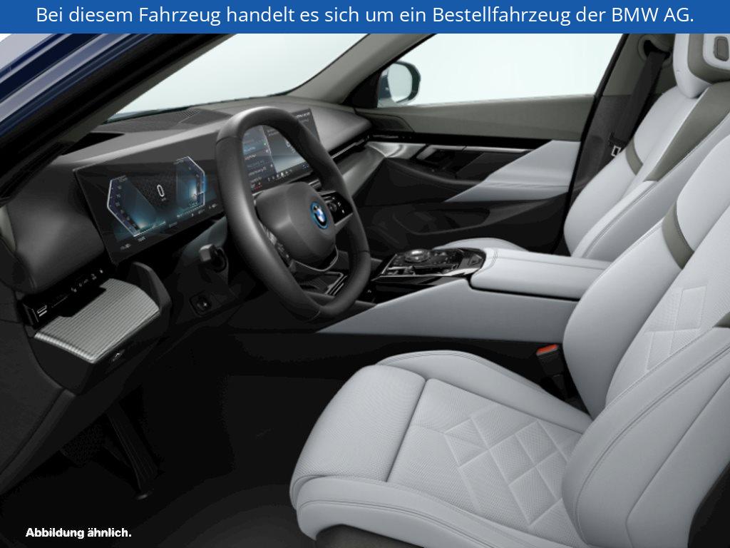 Fahrzeugabbildung BMW i5 eDrive40 Limousine