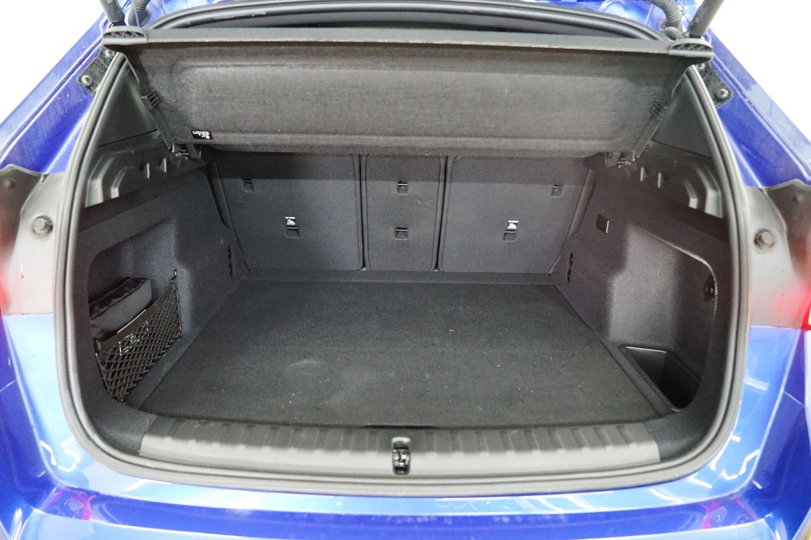 Fahrzeugabbildung BMW iX1 xDrive30 [M Sport, HUD, AHK, ACC, 360°, LRH]