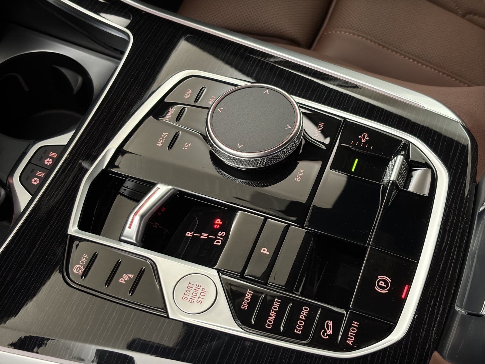 Fahrzeugabbildung BMW X5 xDrive30d [M Sport, HUD, AHK, ACC, 22 LMR]